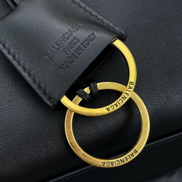 Balenciaga Women Pre-Loved Bag Very Good Condition - Picture 8 of 9